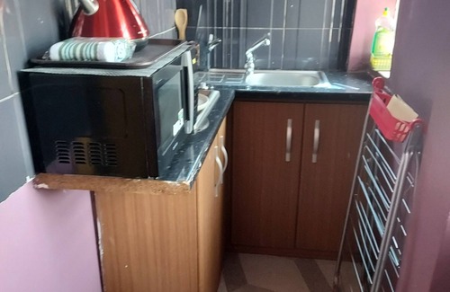 Accra Apartment | Beautiful furnished studio flat.Close to Korle-bu and airport