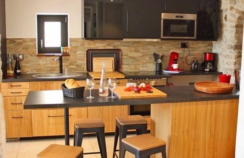 Vallon-Pont-d'Arc Cottage | BEAUTIFUL GITE CENTRUM OF VALLON PONT D'ARC-cleaning and linen included