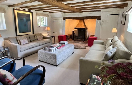 Haslemere House | Beautiful Grade II listed home with pool and tennis court in South Downs