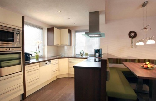 Itter House | Beautiful group accommodation with sauna & ski-in