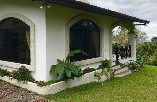 Jaramillo House | Beautiful Guest House at Jaramillo, Boquete. Little Paradise in the Mountain