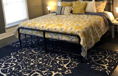 Madison House | Beautiful historic home located downtown/walking distance to food & attractions.