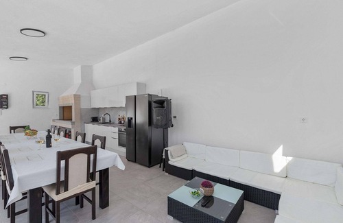 Neoric House | Beautiful holiday home with private sauna