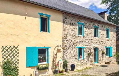 Charritte-de-Bas House | Beautiful Home In Charritte-De-Bas