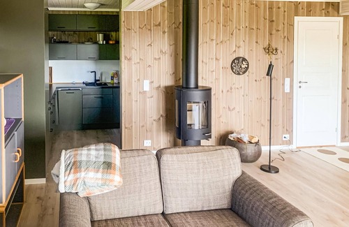 Nissedal House | Beautiful home in åmli with house a mountain view