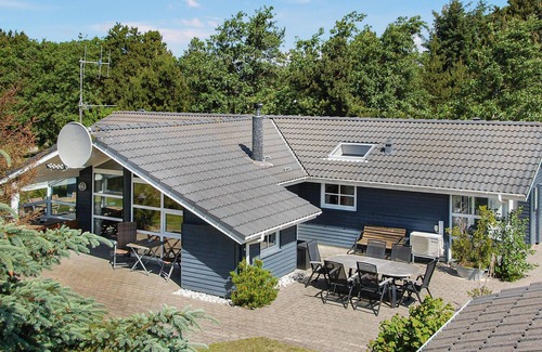 Blavand House | Beautiful home in Blåvand with sauna
