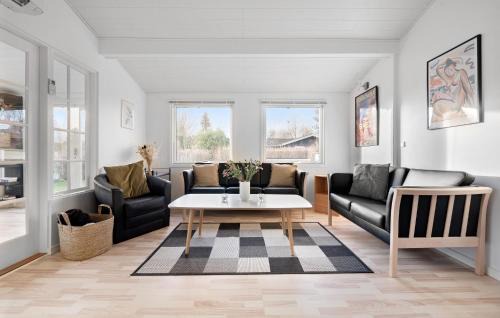 Dronningmolle House | Beautiful Home In Dronningmølle