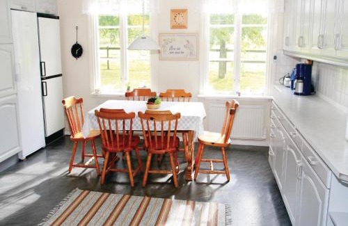 Tomten House | Beautiful Home In Dalum With Kitchen
