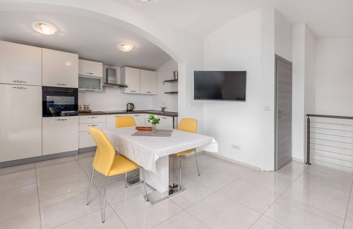 Opatija House | Beautiful home in Dobrec with kitchen