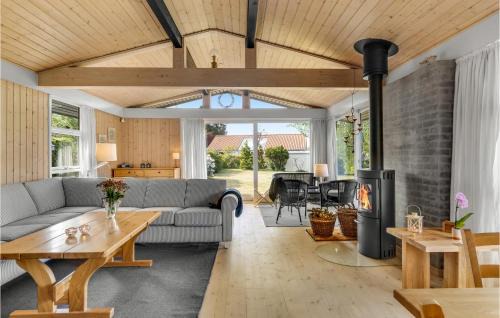 Dronningmolle House | Beautiful Home In Dronningmølle