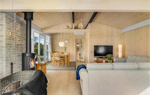 Dronningmolle House | Beautiful Home In Dronningmølle