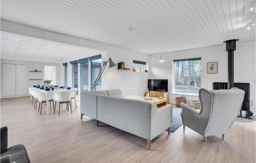 Farvang House | Beautiful Home In Fårvang With Sauna