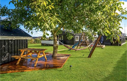 Bønnerup Strand House | Beautiful Home In Glesborg With Kitchen