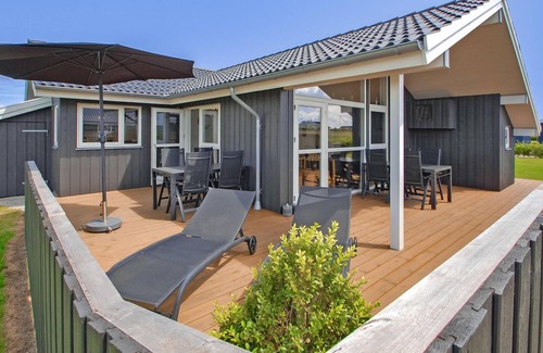 Flovt Strand House | Beautiful home in Haderslev with sauna