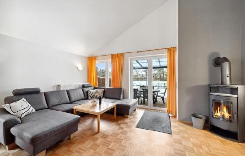 Haren Apartment | Beautiful Home In Haren With Kitchen