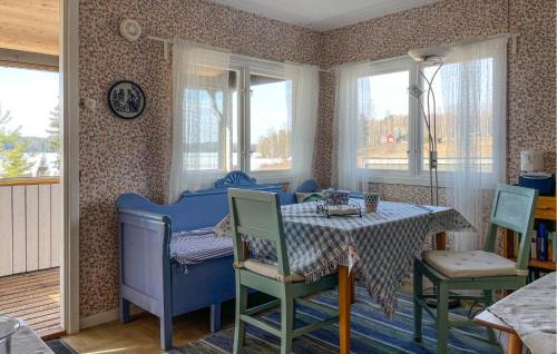 Grums Municipality House | Beautiful Home In Kil With Wifi