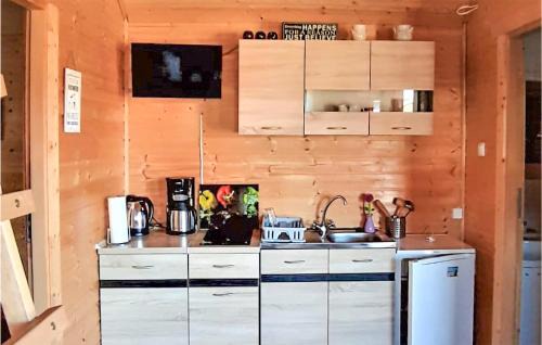 Lebieniec House | Beautiful Home In Lebieniec With Wifi