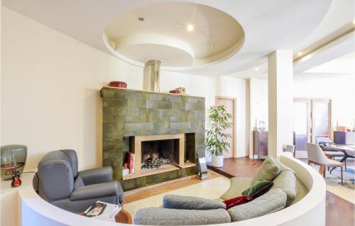Modica House | Beautiful Home In Modica With Kitchen