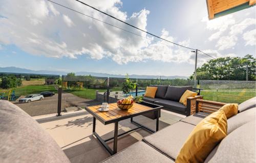 Gospic House | Beautiful Home In Musaluk