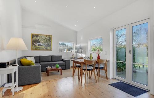 Olsted House | Beautiful Home In Ølsted With Kitchen