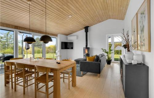 Olsted House | Beautiful Home In Ølsted With Sauna