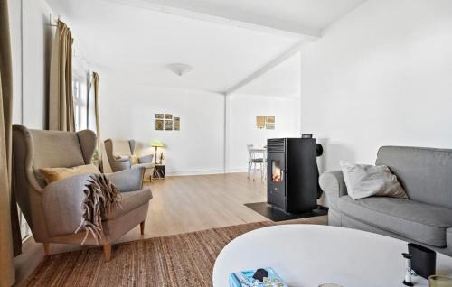 Sklskr House | Beautiful Home In Omø With Wifi