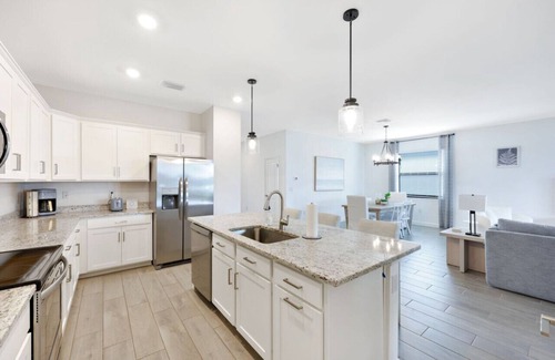 Gateway House | Beautiful Home in Paradise!