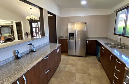 Chitre House | Beautiful Home in Residenciales Cubita