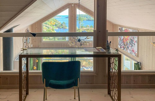 Risor House | Beautiful home in Risør with kitchen