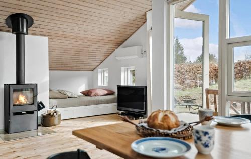 Bisserup House | Beautiful Home In Rude With Kitchen