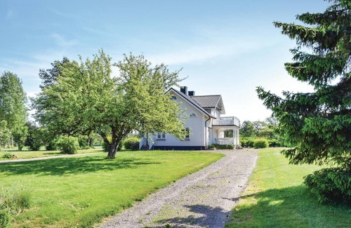 Sodra Vi House | Beautiful home in Södra Vi with WiFi