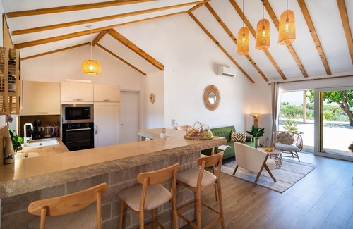 Sutivan House | Beautiful home in Sutivan