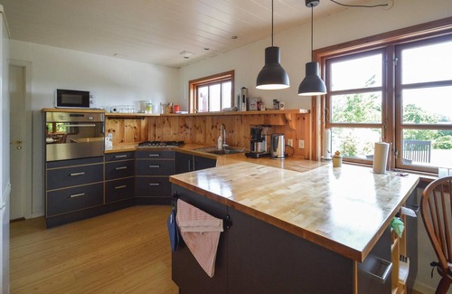 Kragenæs House | Beautiful home in Torrig L with WiFi