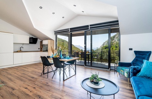 Trstenik House | Beautiful home in Trstenik with kitchen