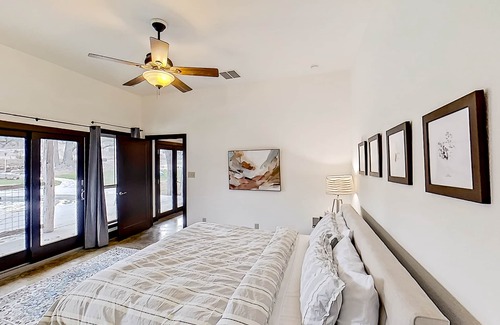 Blanco House | Beautiful home on 16 acres - pool, catfish pond, fireplace & game room