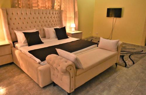 Kampala Villa | Beautiful home opposite Speke Resort Munyonyo near Lake Victoria