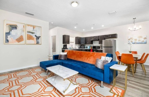 Gainesville Apartment | Beautiful Home | Walk to UF | Newly built