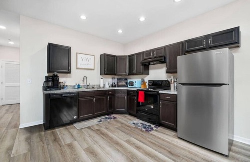Gainesville Apartment | Beautiful Home | Walk to UF | Newly built