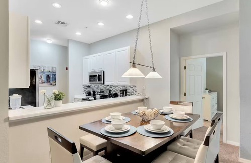 Bahama Bay Condo | Beautiful home with resort pool and space for the whole family