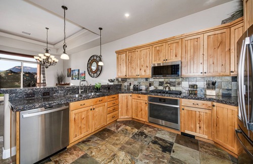 St. George House | Beautiful Home With Private Casita Entrada Gated Central To Hike/Bike Trails