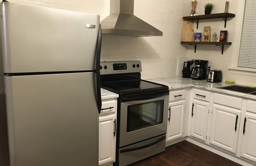 St. Clair Apartment | Beautiful house in a heart of Hamilton