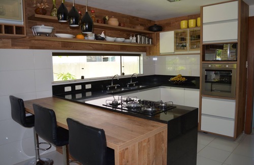 Centro House | Beautiful house in a high standard condominium, air conditioned, internet, cable tv