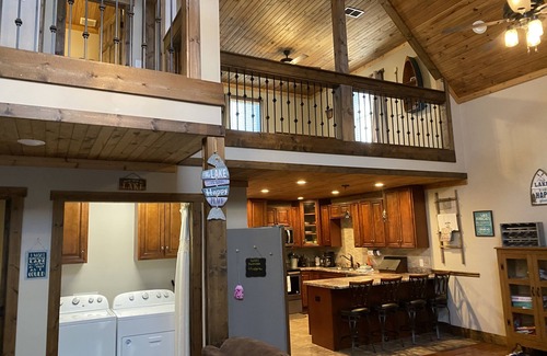 Bronston House | Beautiful house in tranquil setting by the banks of Lake Cumberland