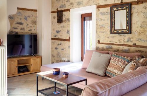 Kastoria Apartment | Beautiful house with garden and amazing lake view