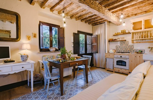 Civitella Paganico Apartment | Beautiful apartment for 4 people with pool, WIFI, A/C, TV, terrace and pets allowed