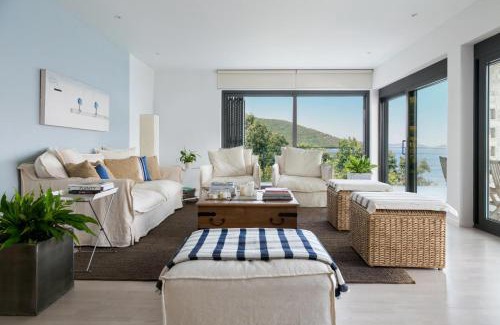 Cove Tri Zala (Zrnovo) Villa | Beautiful Korcula Villa A Few Steps To The Sea Villa Korcula Waterfront Korcula Town