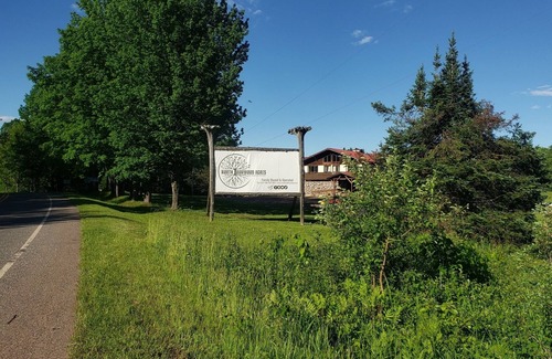 Ironwood Apartment | Beautiful Lake Superior is just down the road and what better then a private guestroom themed after it?