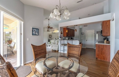 Central Naples House | Beautiful lake view with large lanai & heated private pool, 10 mins to beach!