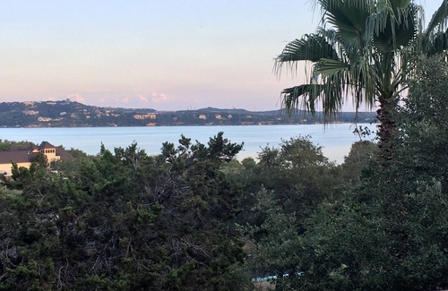 Comanche Trail House | Beautiful Lake Views, Quiet Oasis Lake Travis, Peace Relaxation, entire home!