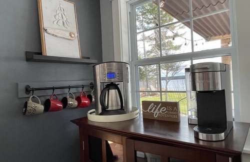 Bay of Fundy & Annapolis Valley Cottage | Beautiful Lakefront Cottage Oasis |AnnapolisValley